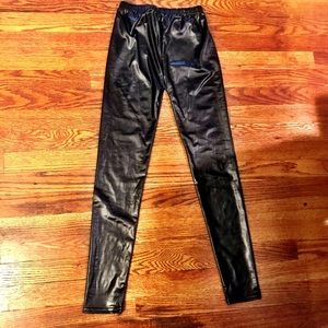 NWOT Women’s Faux leather leggings